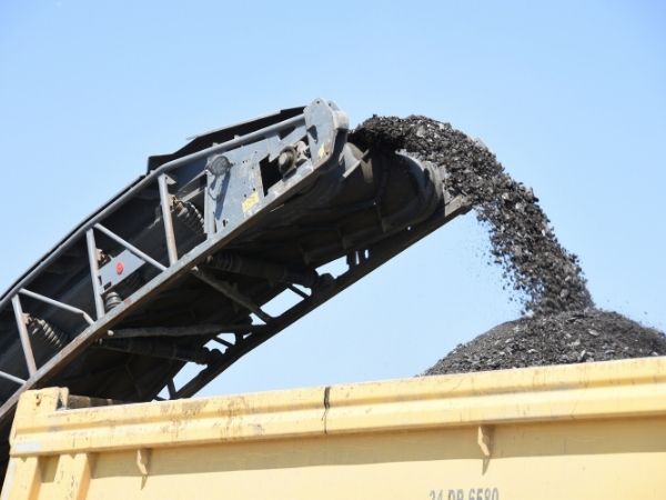 ​移动破碎机的五大特点和应注意的问题